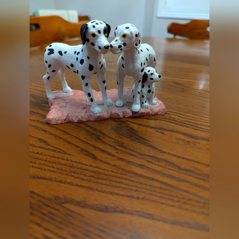 Dalmatian Family Figurine - Black and White. Kissing kritters. Kissing Kanine's.